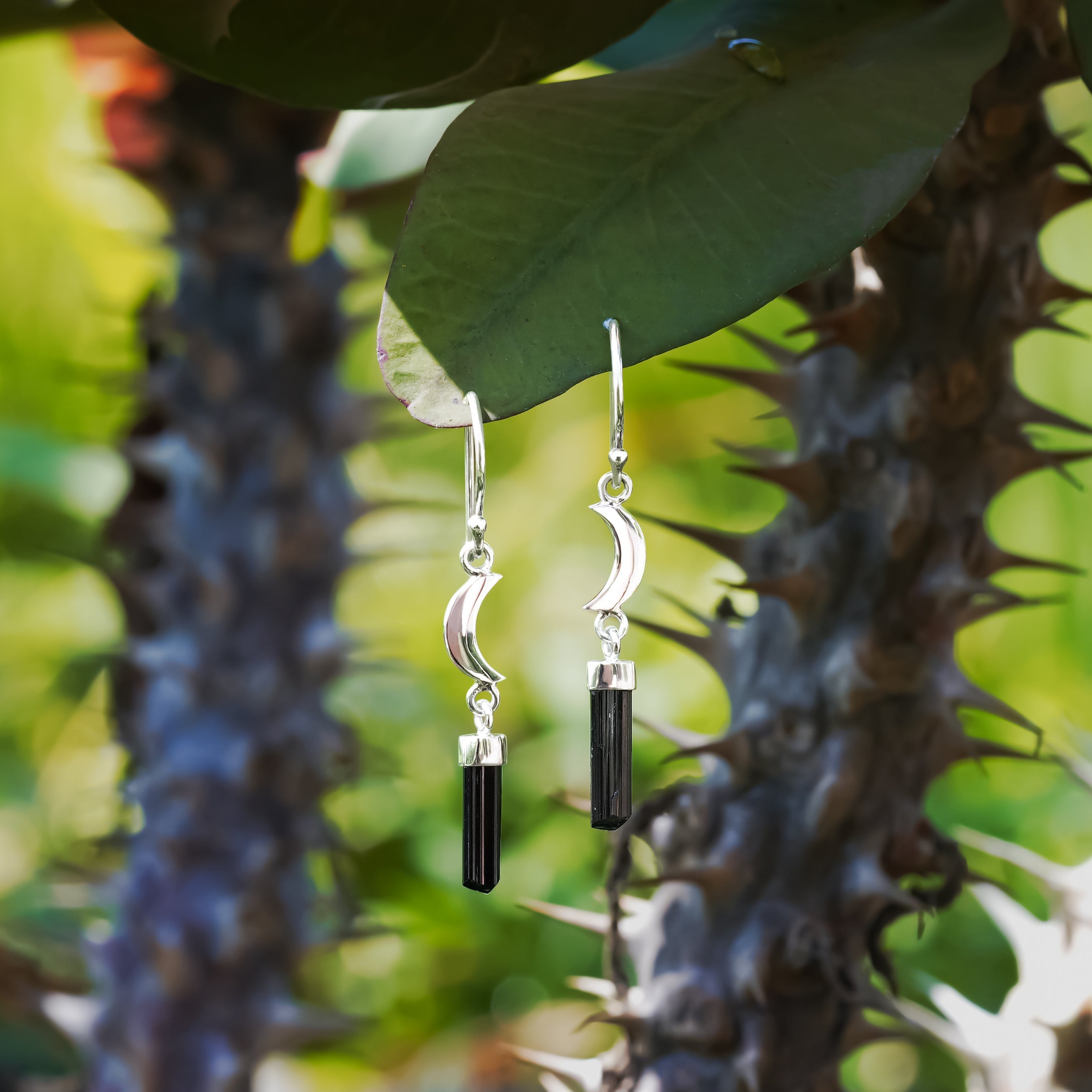 Boucles d'oreilles pendantes en argent sterling avec cristal de tourmaline noire Starborn et croissant de lune
