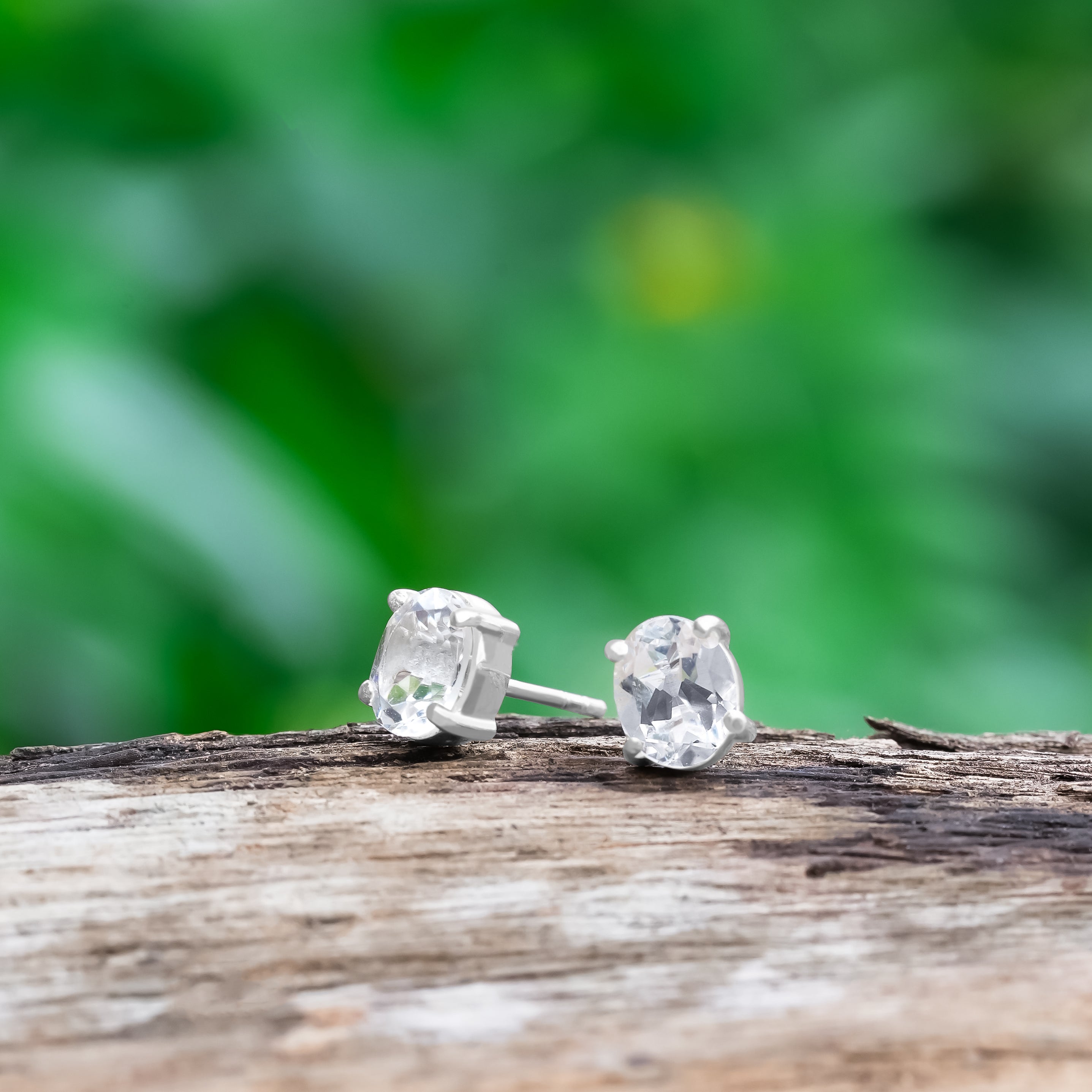 Starborn Danburit-Kristall-Ohrstecker in Sterlingsilber