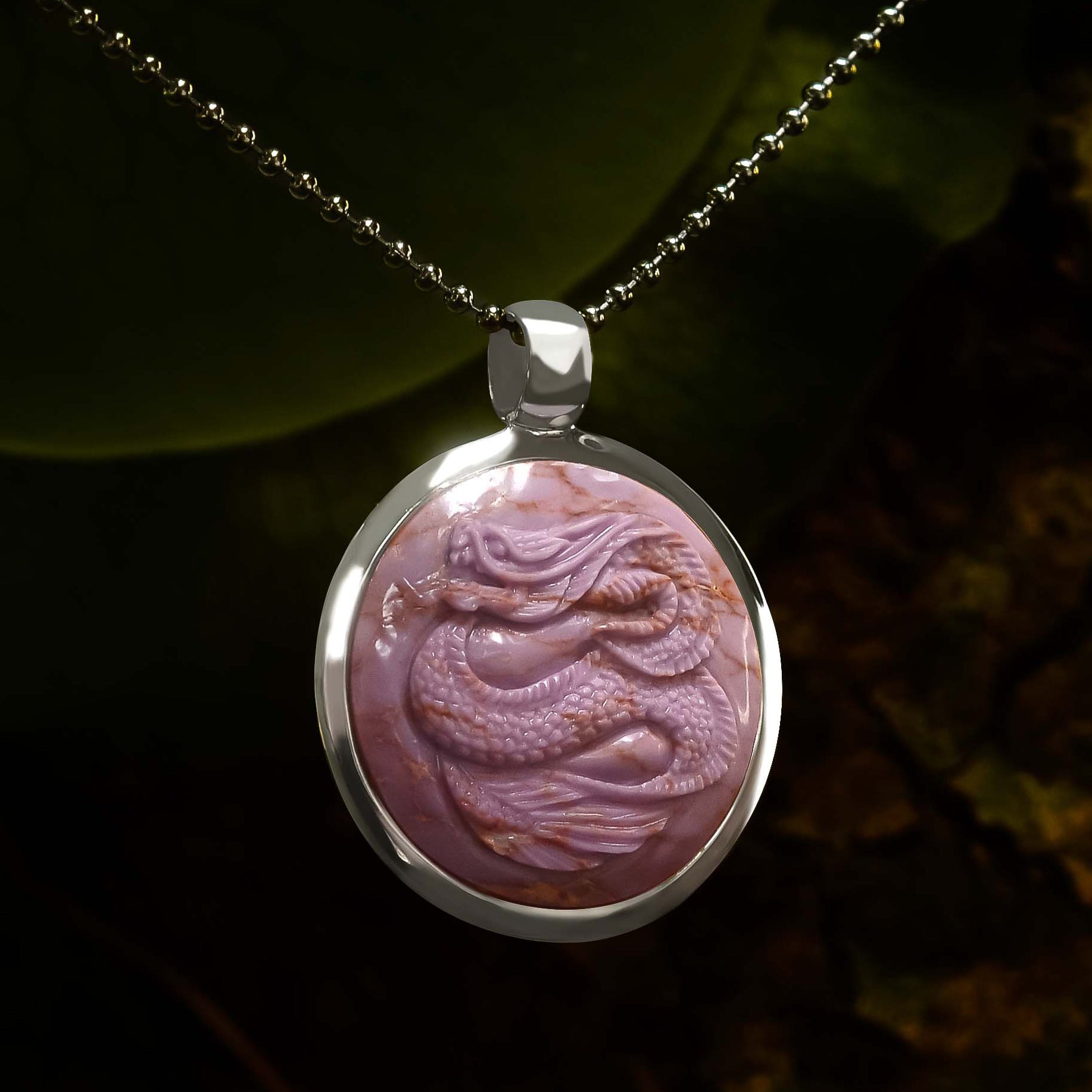 Pendentif médaillon en argent sterling avec tête d'aigle sculptée en pierres précieuses Starborn