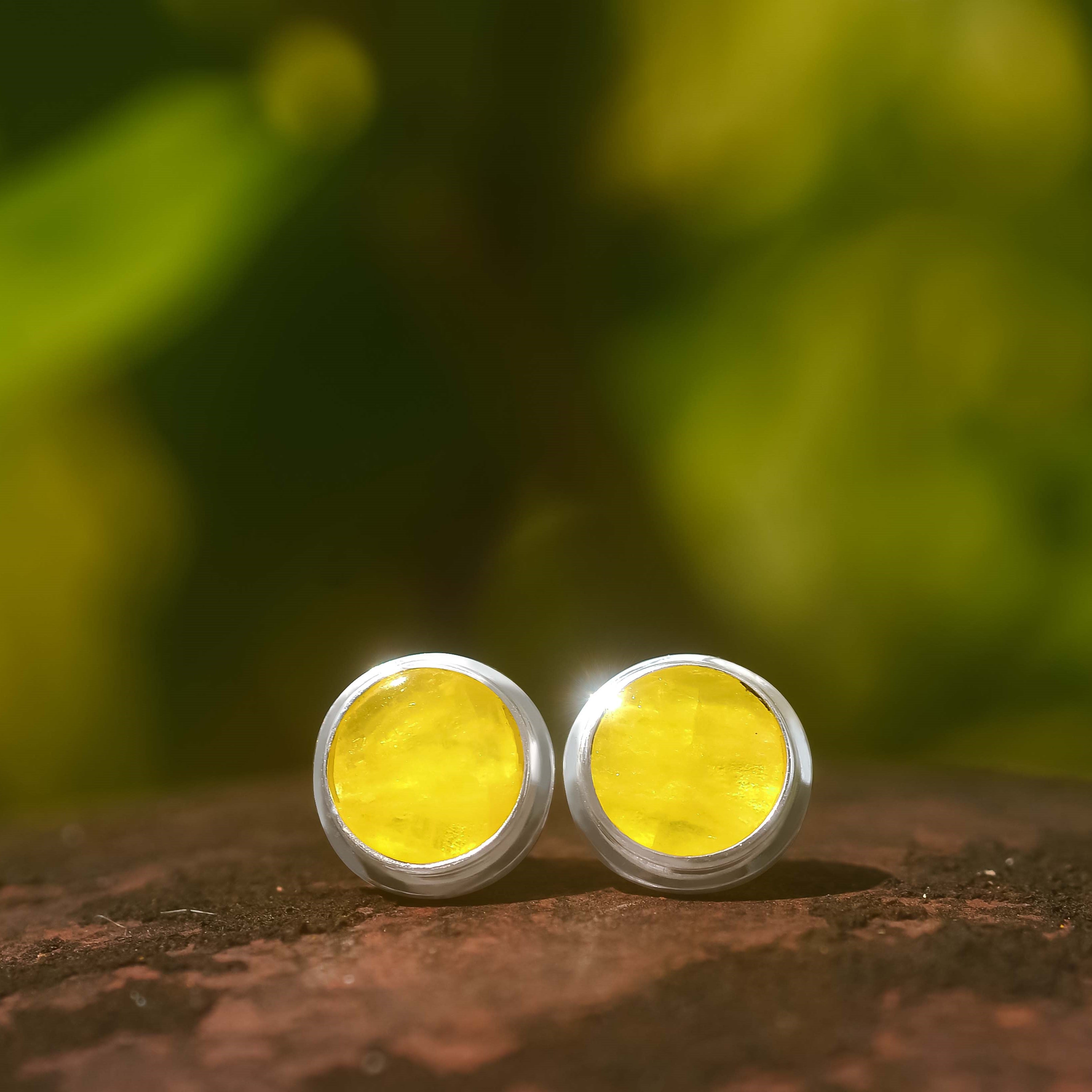 Boucles d'oreilles à tige en brucite Starborn en argent sterling